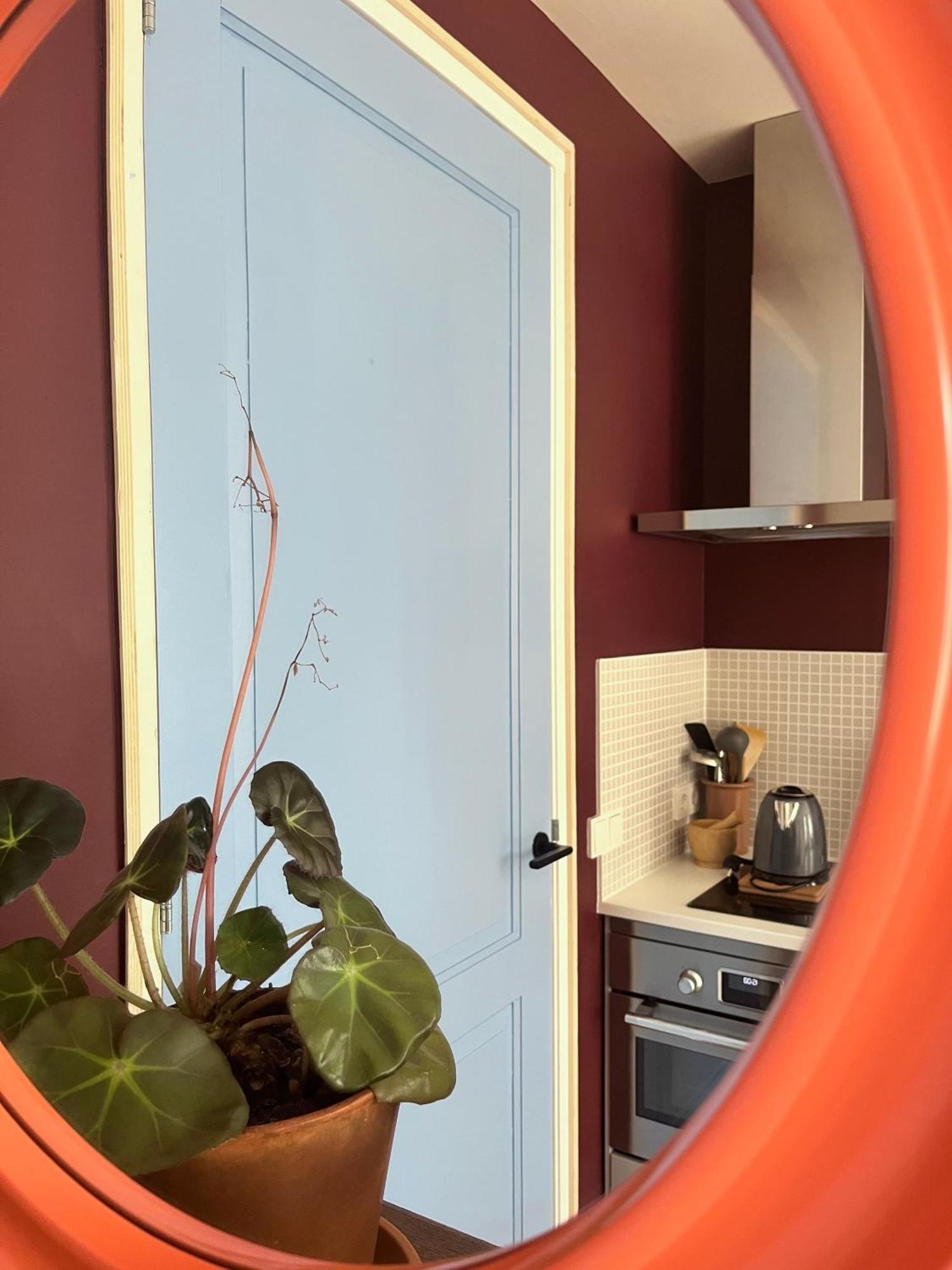 Red Cat In Bed Bed & Breakfast Eenrum Bagian luar foto